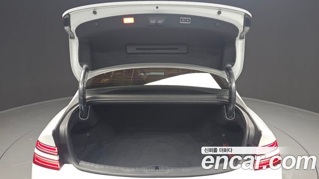 Genesis G80 (RG3) Gasoline 2.5 Turbo AWD 2025 — фото 36