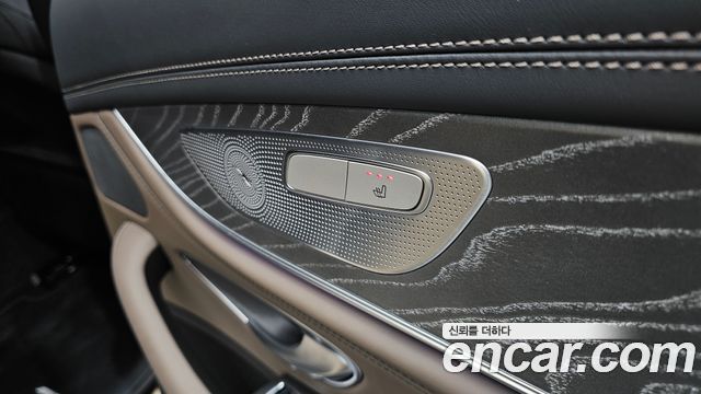 Mercedes-Benz AMG GT 4Door 43 4MATIC+ Dynamic golden daylight 2023 — фото 19