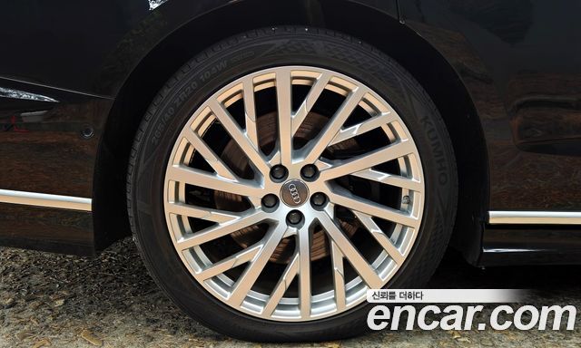 Audi A8 (D5) 55 TFSI Quattro LWB 2020 — фото 6
