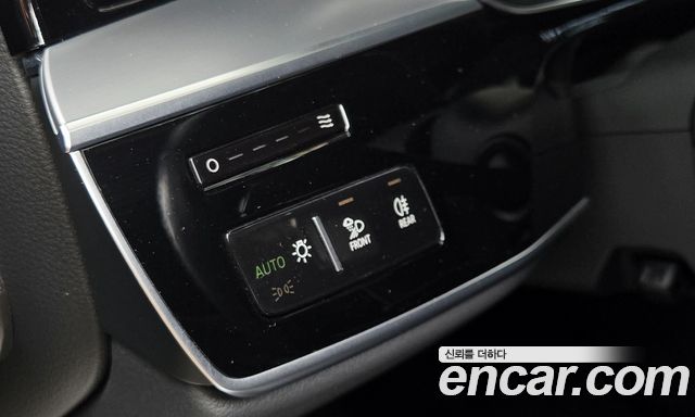 Audi A8 (D5) 55 TFSI Quattro LWB 2020 — фото 20