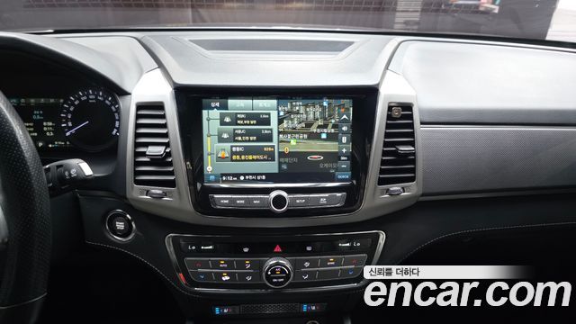 KG Mobility (SsangYong) Rexton Sports Khan Diesel 2.2 2WD Professional S (5-Link) 2019 — фото 14