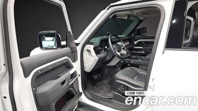 Land Rover Defender (L663) 110 D240 SE 2020 — фото 10