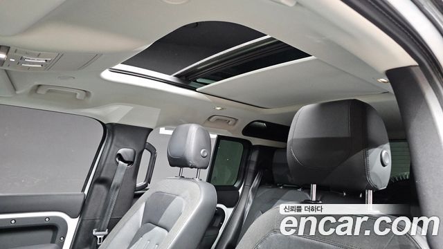 Land Rover Defender (L663) 110 D240 SE 2020 — фото 23
