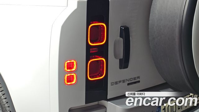 Land Rover Defender (L663) 110 D240 SE 2020 — фото 29