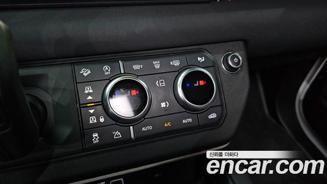 Land Rover Defender (L663) 110 D240 SE 2020 — фото 33