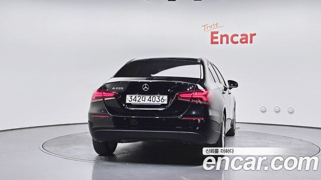 Mercedes-Benz A-Class (W177) A220 Sedan 2020 — фото 4