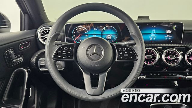 Mercedes-Benz A-Class (W177) A220 Sedan 2020 — фото 13