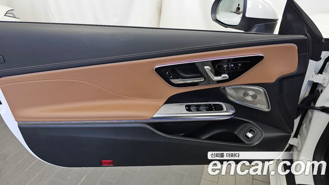 Mercedes-Benz CLE-Class (C236) CLE450 4MATIC Cabriolet 2024 — фото 30