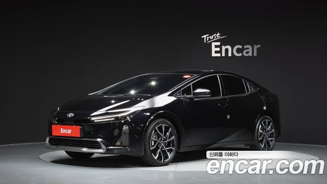 Toyota Prius (V) 2.0 PHEV XSE 2026 — фото 1