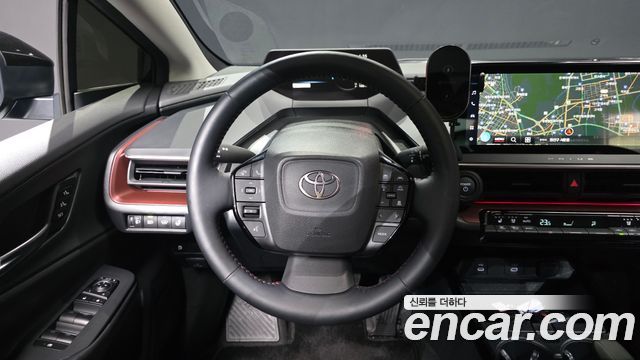 Toyota Prius (V) 2.0 PHEV XSE 2026 — фото 13