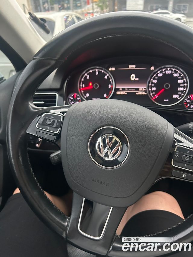 Volkswagen Touareg V6 3.0 TDI Bluemotion Premium 7P5 2015 — фото 8