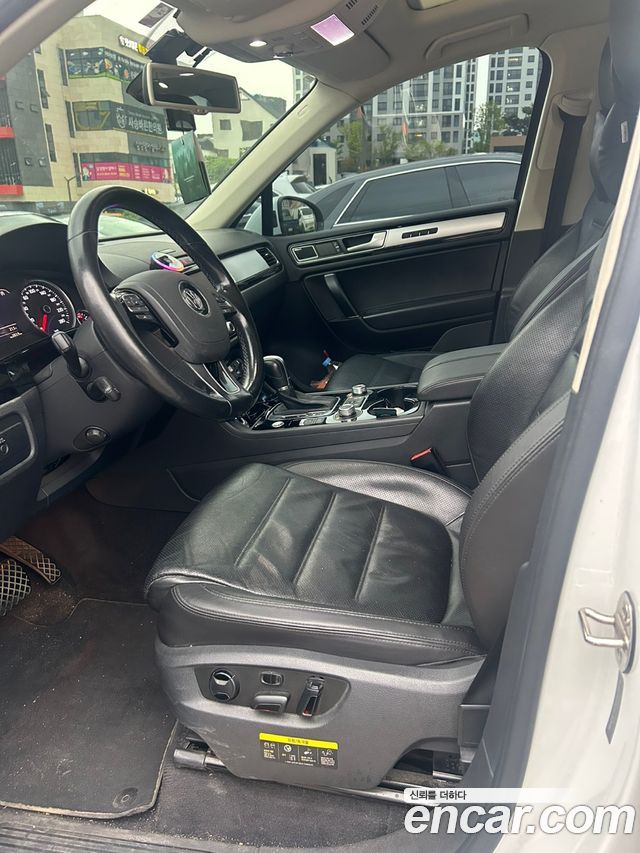 Volkswagen Touareg V6 3.0 TDI Bluemotion Premium 7P5 2015 — фото 10