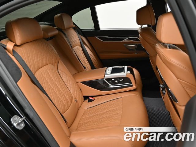 BMW 7 Series (G11) 740d xDrive M Sport 2021 — фото 16
