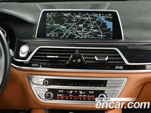 BMW 7 Series (G11) 740d xDrive M Sport 2021 — фото 18