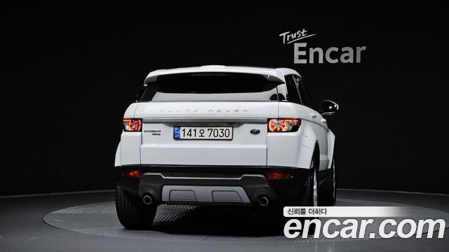 Land Rover Range Rover Evoque 2.2 SD4 Pure 2015 — фото 4