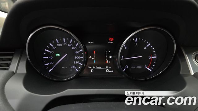 Land Rover Range Rover Evoque 2.2 SD4 Pure 2015 — фото 8