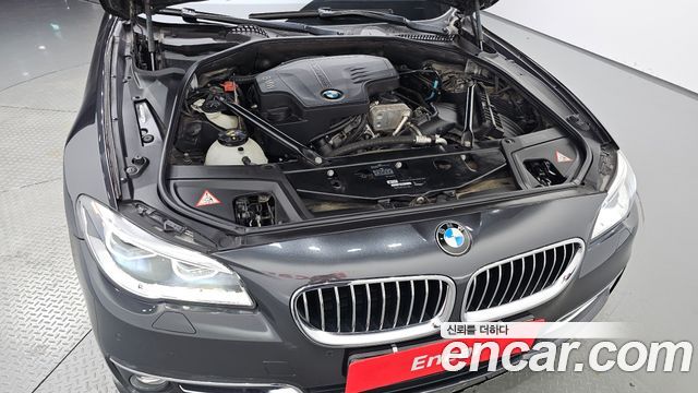 BMW 5 Series (F10) 528i Luxury Plus 2015 — фото 6