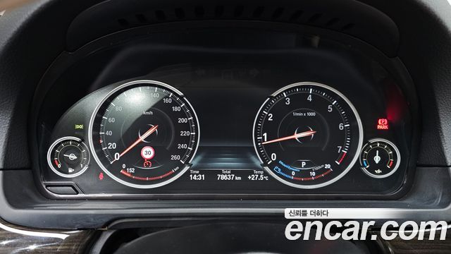 BMW 5 Series (F10) 528i Luxury Plus 2015 — фото 8
