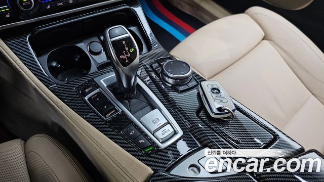 BMW 5 Series (F10) 528i Luxury Plus 2015 — фото 9