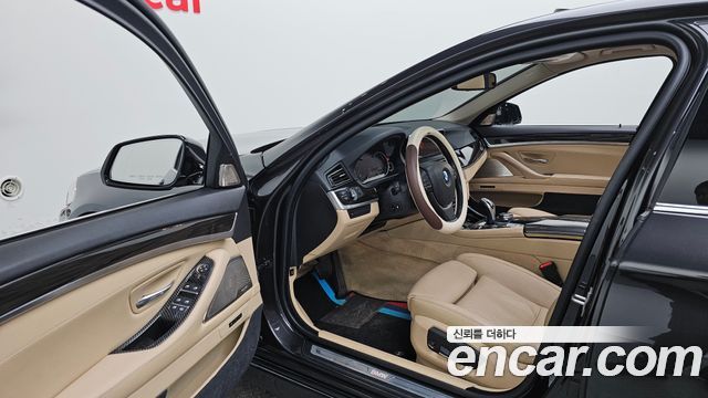BMW 5 Series (F10) 528i Luxury Plus 2015 — фото 10