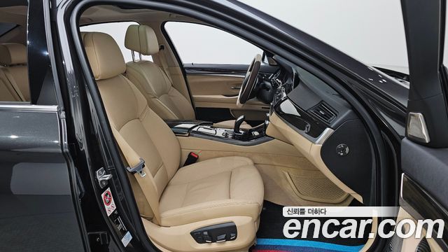 BMW 5 Series (F10) 528i Luxury Plus 2015 — фото 15