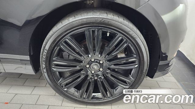 Land Rover Range Rover Velar 3.0 D300 R-Dynamic HSE 2018 — фото 27