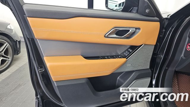Land Rover Range Rover Velar 3.0 D300 R-Dynamic HSE 2018 — фото 30