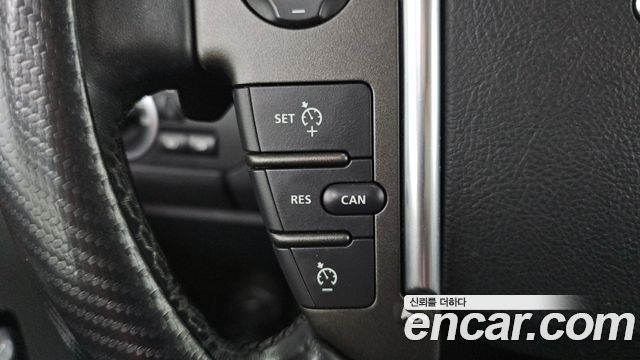 Land Rover Discovery 4 3.0 SDV6 HSE 2014 — фото 17