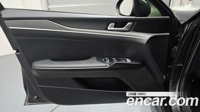 Kia K5 (III) 2.0 Prestige 2022 — фото 30