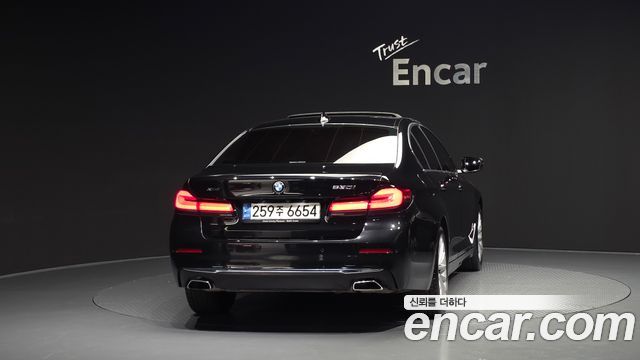 BMW 5 Series (G30) 530i xDrive Luxury 2022 — фото 4