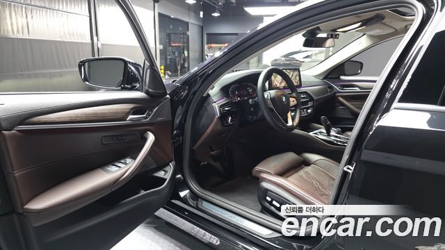 BMW 5 Series (G30) 530i xDrive Luxury 2022 — фото 10