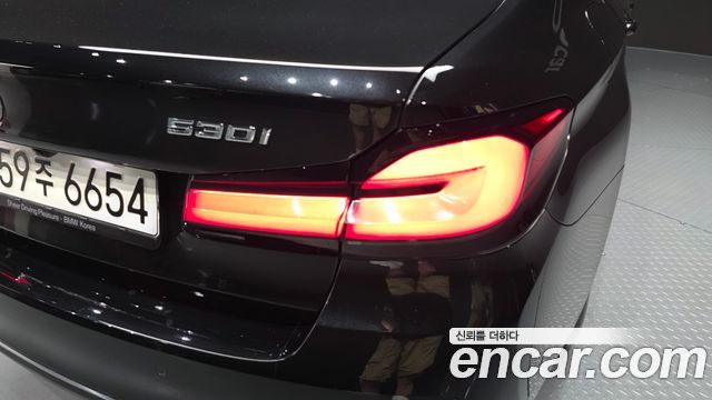 BMW 5 Series (G30) 530i xDrive Luxury 2022 — фото 23