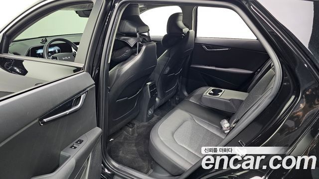 Kia Niro Prestige 2022 — фото 11