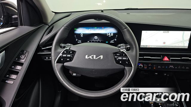 Kia Niro Prestige 2022 — фото 13