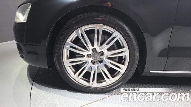 Audi A8 4.2 FSI Quattro LWB D4 2012 — фото 5