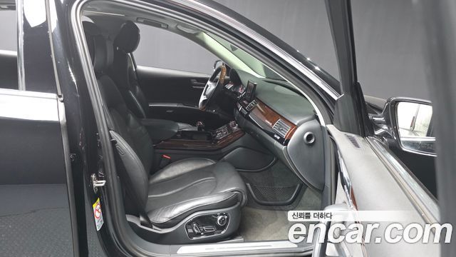 Audi A8 4.2 FSI Quattro LWB D4 2012 — фото 11