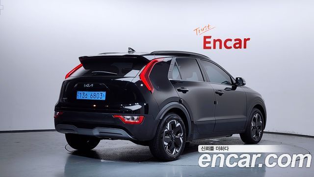 Kia Niro EV Air 2023 — фото 2