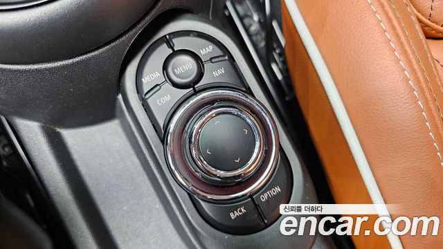 MINI Cooper S Convertible Classic Third Generation 2022 — фото 19