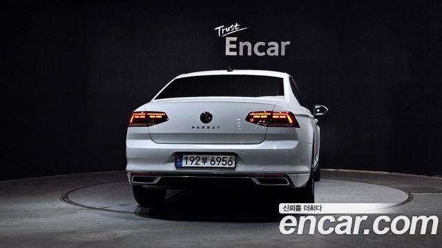 Volkswagen Passat GT (B8) 2.0 TDI Premium 2022 — фото 4