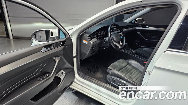 Volkswagen Passat GT (B8) 2.0 TDI Premium 2022 — фото 10