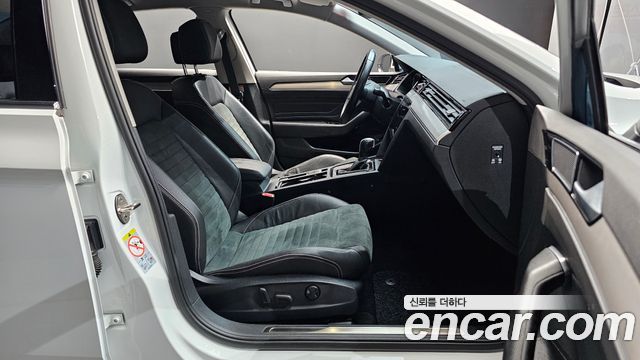 Volkswagen Passat GT (B8) 2.0 TDI Premium 2022 — фото 11