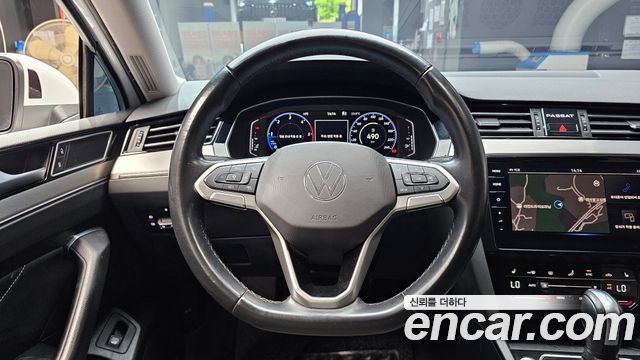 Volkswagen Passat GT (B8) 2.0 TDI Premium 2022 — фото 13