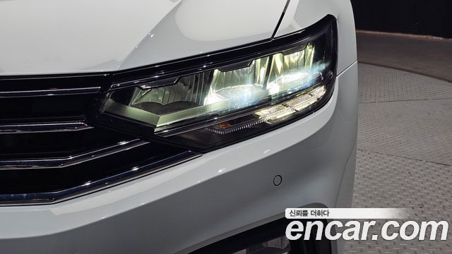 Volkswagen Passat GT (B8) 2.0 TDI Premium 2022 — фото 22