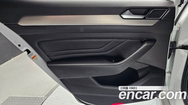Volkswagen Passat GT (B8) 2.0 TDI Premium 2022 — фото 25