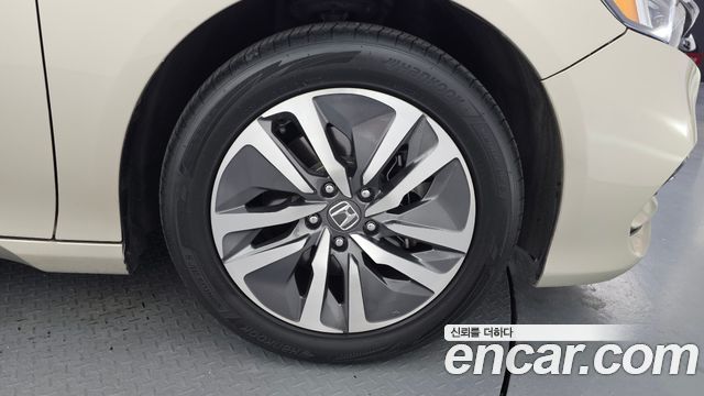 Honda Accord (X) 2.0 Hybrid EX-L 2018 — фото 5