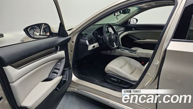Honda Accord (X) 2.0 Hybrid EX-L 2018 — фото 10