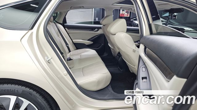 Honda Accord (X) 2.0 Hybrid EX-L 2018 — фото 12