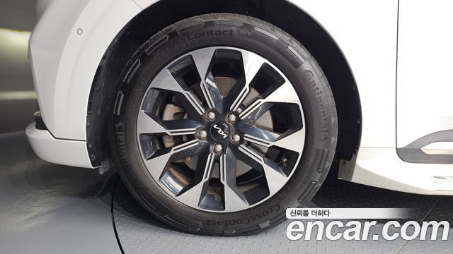 Kia Carnival (IV) Gasoline 9-Seater Hi-Limousine Signature 2023 — фото 5
