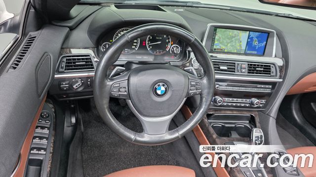 BMW 6 Series (F12) 650i Convertible 2013 — фото 17