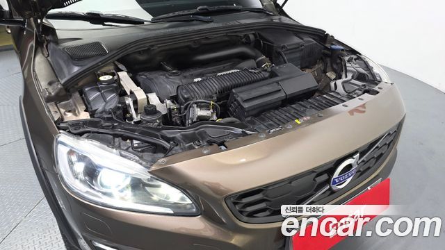 Volvo V60 Cross Country T5 AWD 2016 — фото 6